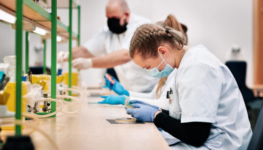 Bioanalüütikute kutseala: põhimure spetsialistide puudus Tallinnas ja maakondades, hea meel kõrge professionaalsusega bioanalüütikutest. Foto: Martin Kaljuorg