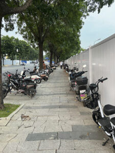 Kõikjal on motorollerid.