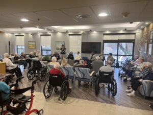 Ehatares tuli meil oma mõtteid ja visiooni tutvustada ning saada esmalt „jah“ sõna, et meie üliõpilased saaksid hakata seal praktikal käima ja seejärel vastata elanike, töötajate ja juhatuse liikmete mitmetele küsimustele.